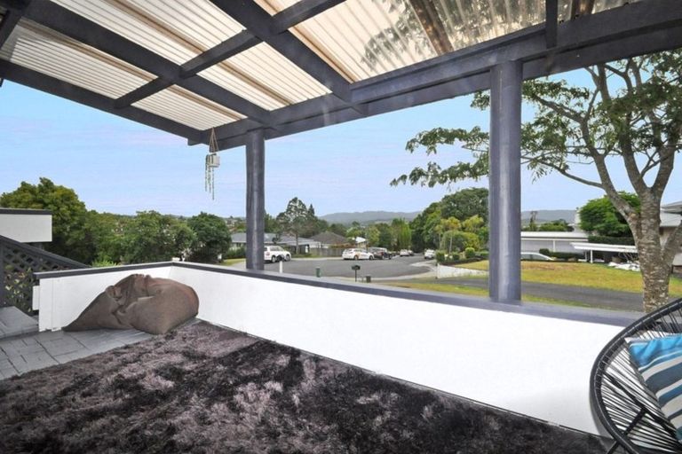 Photo of property in 28 Choice Avenue, Henderson, Auckland, 0612