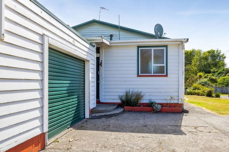 Photo of property in 18 Cameron Street, Hawera, 4610