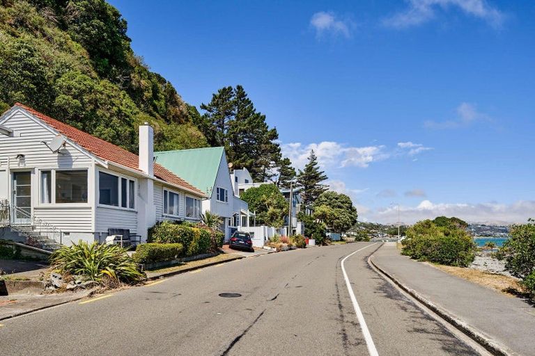 Photo of property in 32 Moana Road, Plimmerton, Porirua, 5026