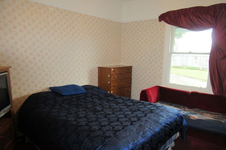 Photo of property in 43 Rhodes Street, Waimate, 7924