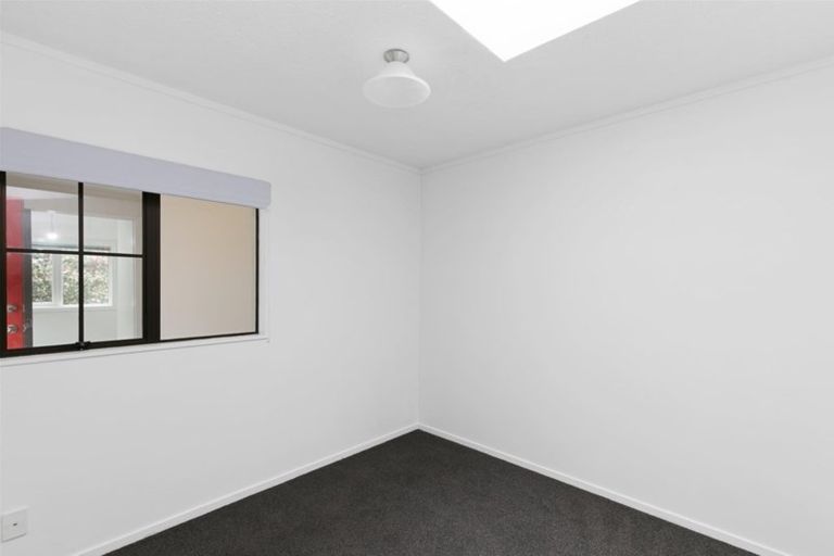 Photo of property in 304a Main Road, Tawa, Wellington, 5028