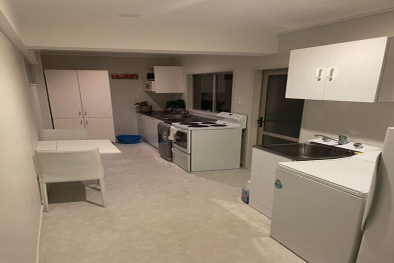 Photo of property in 36 Glenmore Road, Sunnyhills, Auckland, 2010