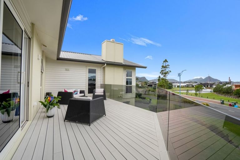 Photo of property in 28 Stace Hopper Drive, One Tree Point, 0118