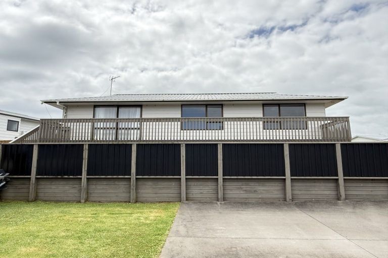 Photo of property in 18 Aratapu Street, Waitara, 4320