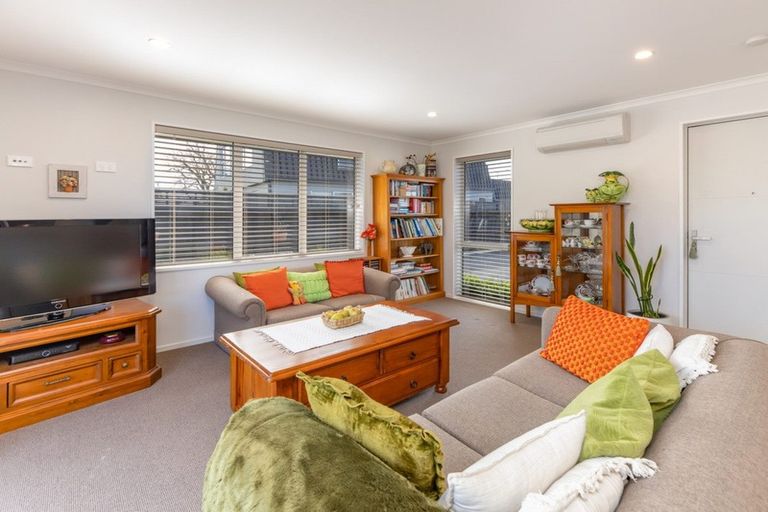 Photo of property in 3/407 Main Road North, Redwood, Christchurch, 8051