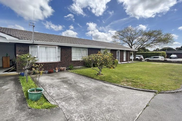 Photo of property in 4 Woodfield Avenue, Roslyn, Palmerston North, 4414