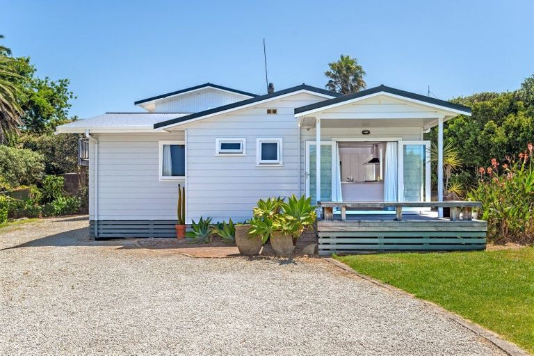 Photo of property in 4 Lysnar Street, Okitu, Gisborne, 4010