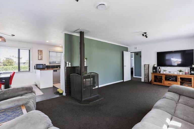 Photo of property in 17 Colac Street, Avondale, Christchurch, 8061