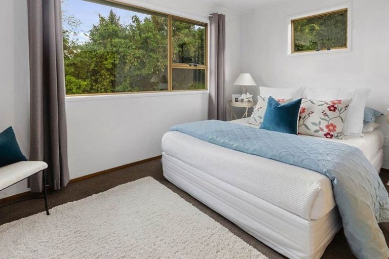 Photo of property in 66 Lavery Place, Sunnynook, Auckland, 0632