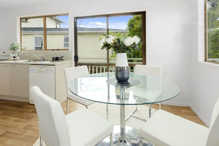 Photo of property in 66 Lavery Place, Sunnynook, Auckland, 0632