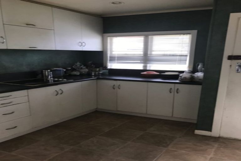 Photo of property in 8 Lewis Street, Blockhouse Bay, Auckland, 0600