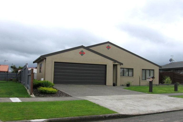 Photo of property in 12 Parnell Heights Drive, Kelvin Grove, Palmerston North, 4414