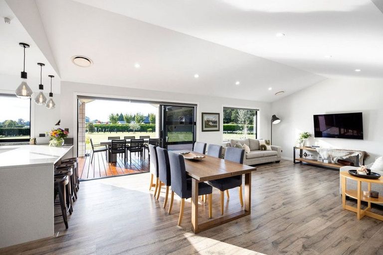 Photo of property in 11 South Oaks Close, Pukemoremore, Cambridge, 3493