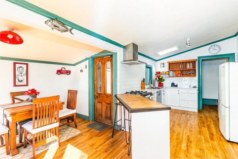 Photo of property in 140 Main Road, Pleasant Point, 7903