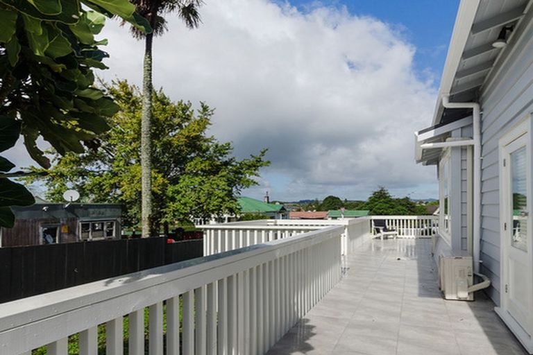 Photo of property in 1 Village Place, Tuakau, 2121