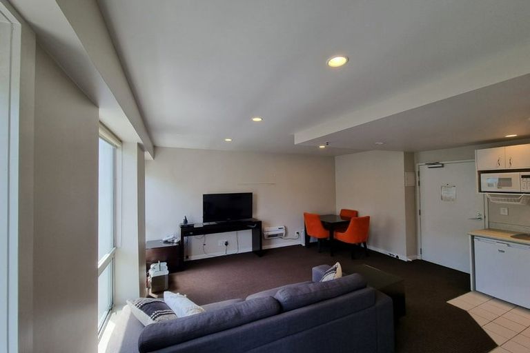 Photo of property in Terrace Heights Apartments, 8a/163 The Terrace, Wellington Central, Wellington, 6011