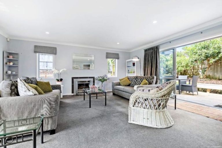 Photo of property in 7 Jomard Terrace, Northcross, Auckland, 0632