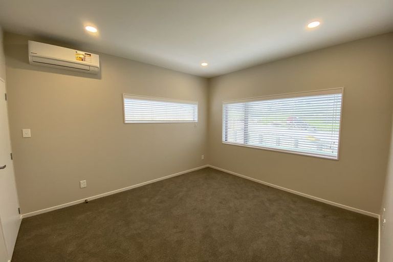 Photo of property in 8 Tagish Way, Orewa, 0931