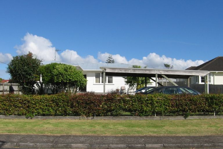 Photo of property in 20 Stokes Avenue, Te Atatu Peninsula, Auckland, 0610