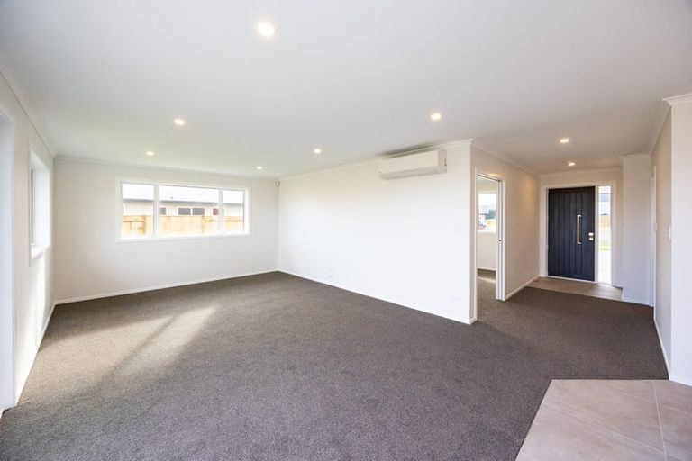 Photo of property in 55 Atlantic Drive, Fitzherbert, Palmerston North, 4410