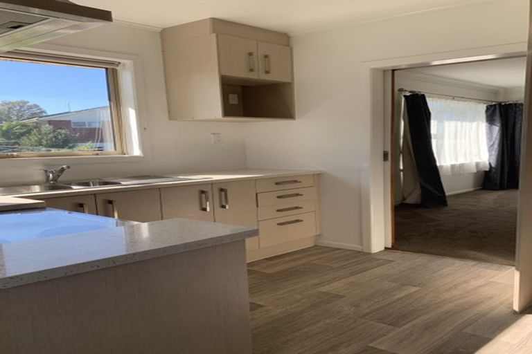 Photo of property in 2/34 Portadown Avenue, Pakuranga Heights, Auckland, 2010