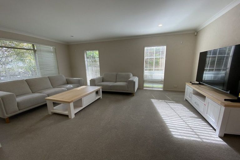 Photo of property in 4 Oak Bark Drive, Schnapper Rock, Auckland, 0632