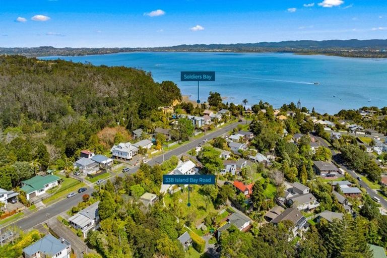 Photo of property in 33b Island Bay Road, Beach Haven, Auckland, 0626