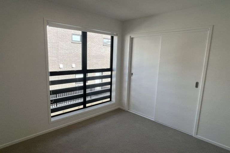 Photo of property in 66 Rauemi Way, Te Atatu South, Auckland, 0610