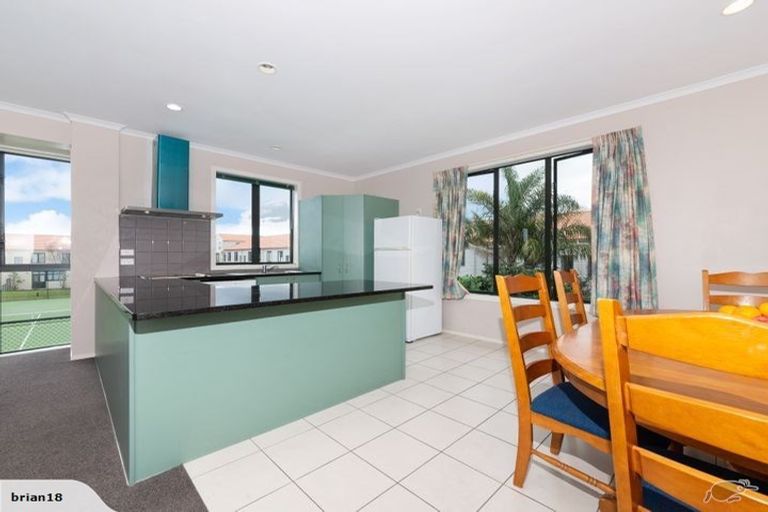 Photo of property in Tuscany Towers, 84/1 Ambrico Place, New Lynn, Auckland, 0600