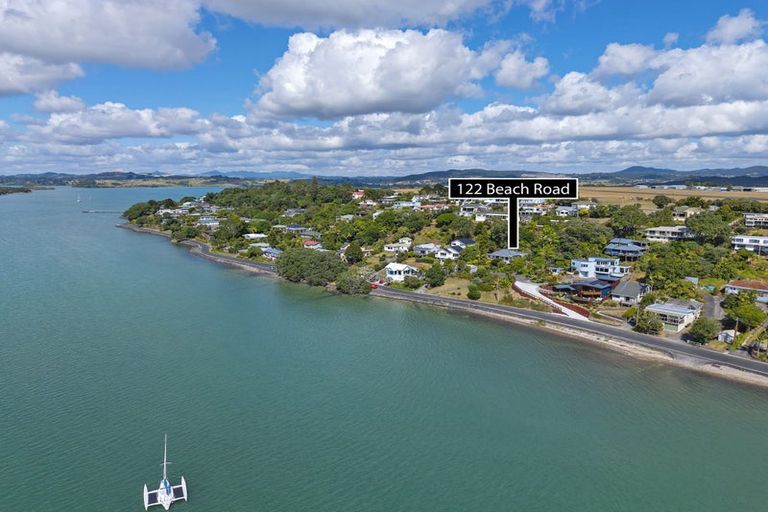Photo of property in 122 Beach Road, Onerahi, Whangarei, 0110