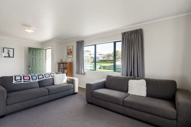 Photo of property in 18 Rosehill Place, Nawton, Hamilton, 3200