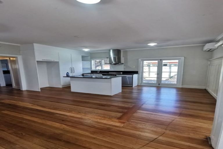 Photo of property in 9a Craven Street, Sockburn, Christchurch, 8042