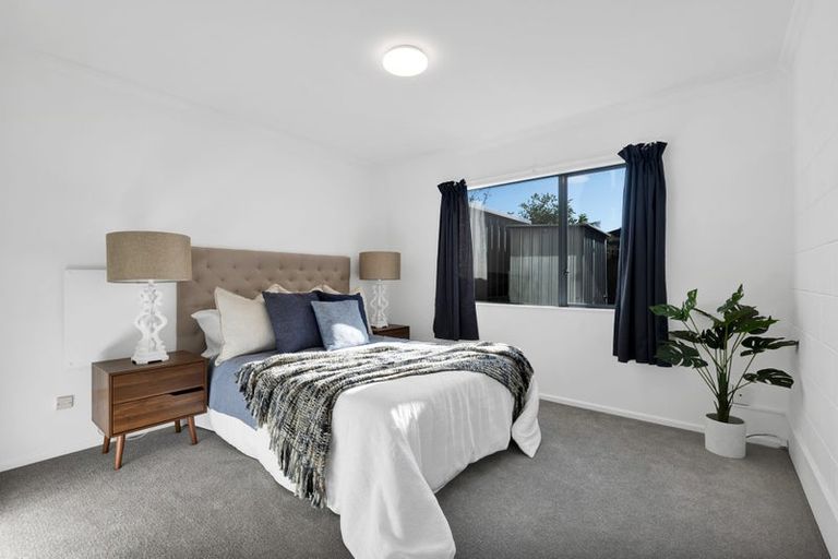 Photo of property in 2/65 Northgate, Strandon, New Plymouth, 4312