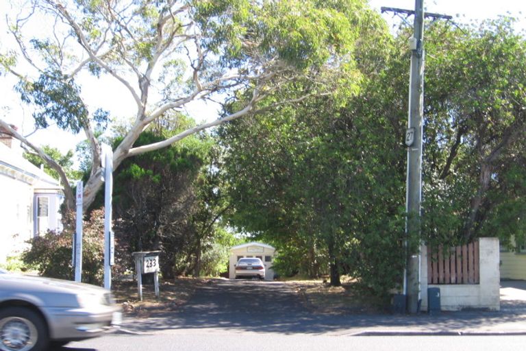 Photo of property in 233 Onewa Road, Birkenhead, Auckland, 0626