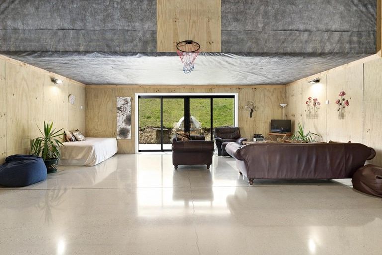 Photo of property in 211 Mcarthur Road, Springvale, Alexandra, 9391