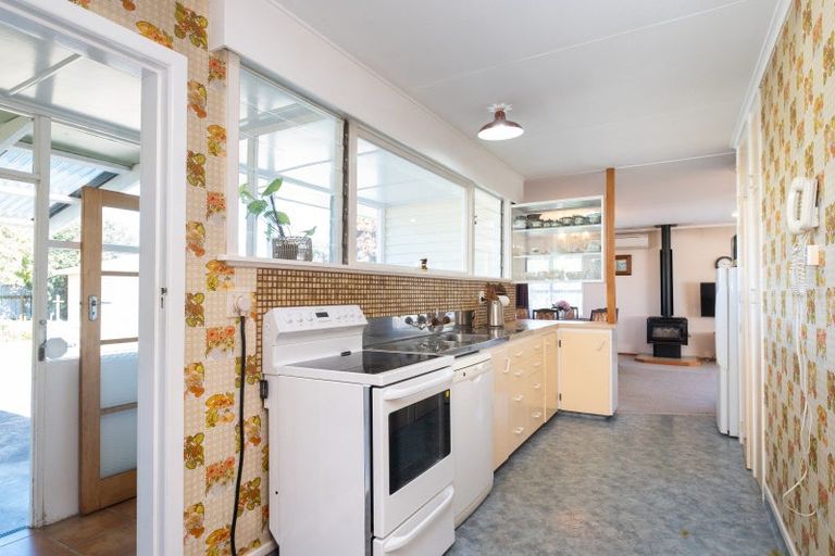 Photo of property in 6 Memorial Park Avenue, Haumoana, 4102
