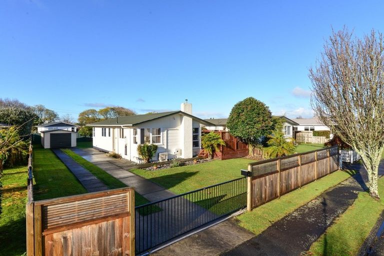 Photo of property in 12 Katherine Place, Melville, Hamilton, 3206