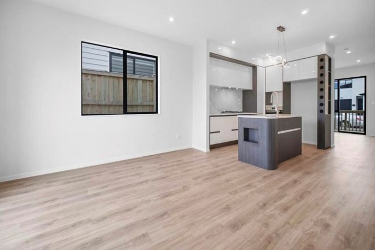 Photo of property in 27 Woven Place, Karaka, Papakura, 2113