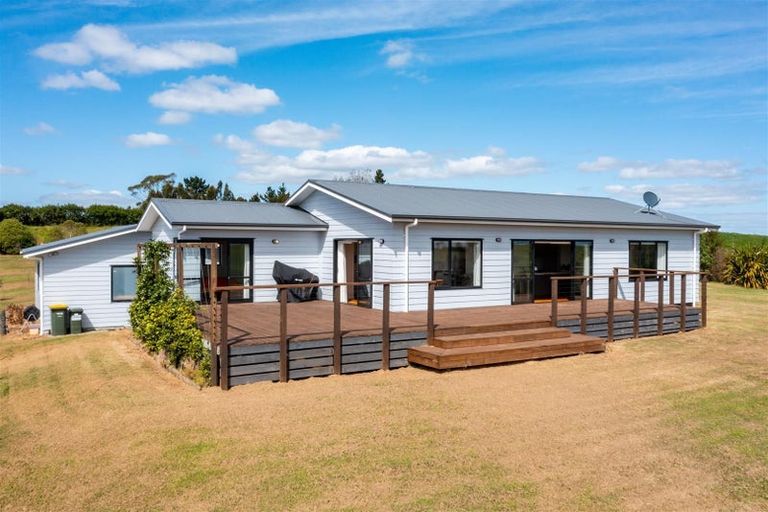 Photo of property in 159 Waiteitei Road, Wellsford, 0974
