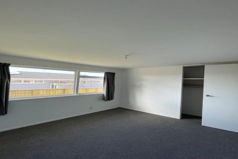 Photo of property in 110 Roberts Road, Te Atatu South, Auckland, 0610