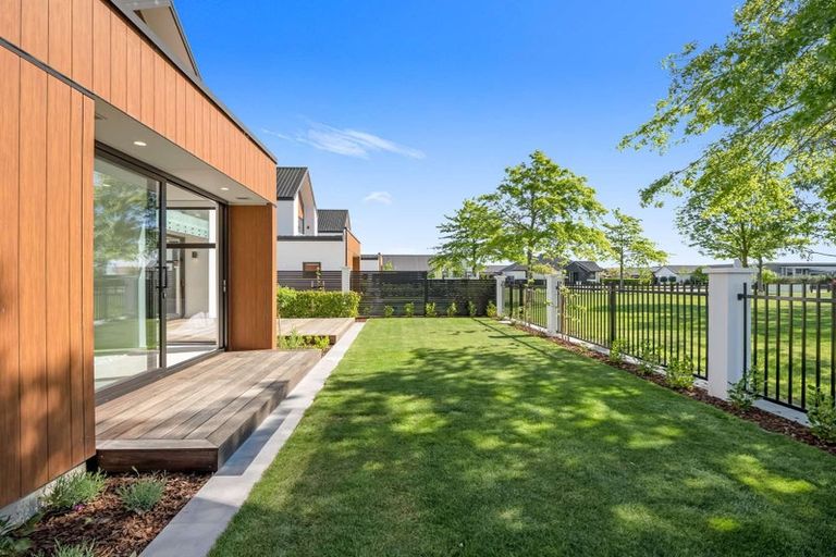 Photo of property in 10 Saint James Place, Rangiora, 7400