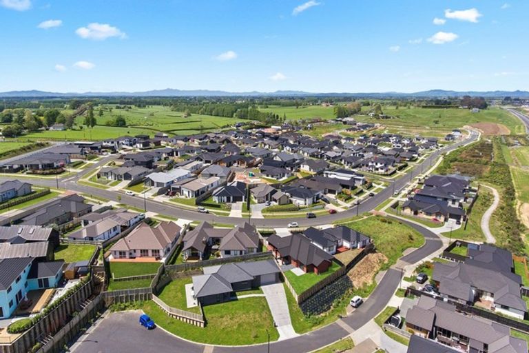 Photo of property in 16 Waireka Road, Rototuna North, Hamilton, 3210