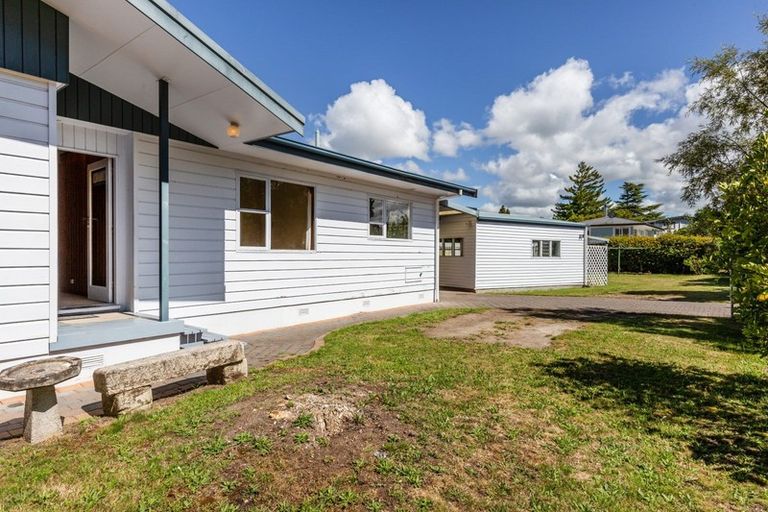 Photo of property in 1 Nisbet Terrace, Kinloch, Taupo, 3377