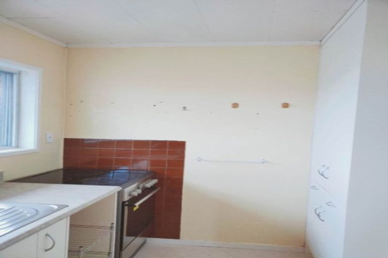 Photo of property in 1/36 Blacklock Avenue, Henderson, Auckland, 0612