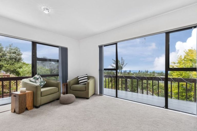 Photo of property in 11a Orewa Heights Crescent, Orewa, 0931
