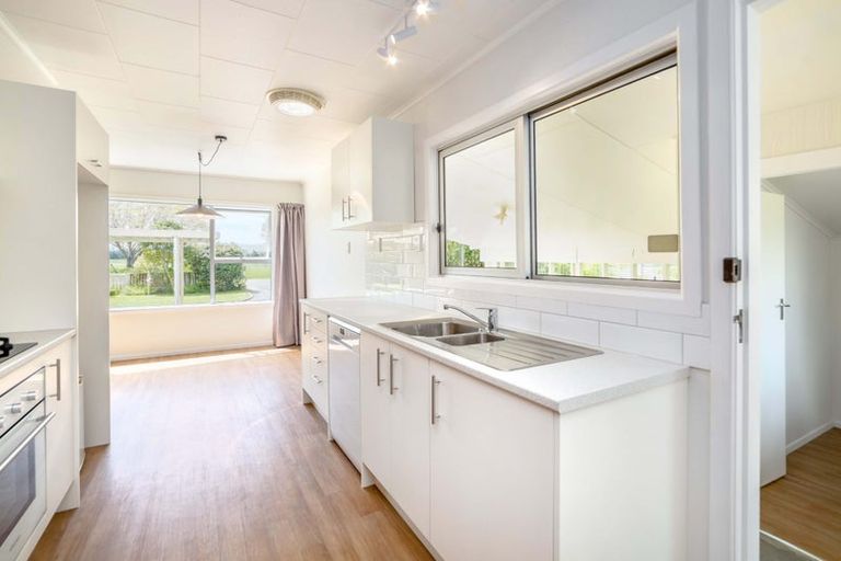 Photo of property in 72 New York Street, Martinborough, 5711