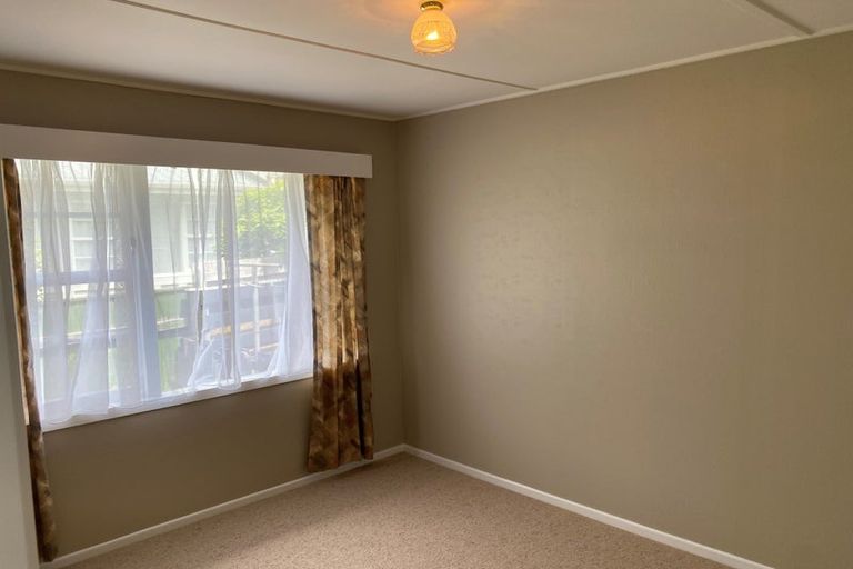 Photo of property in 87b Main Road, Wainuiomata, Lower Hutt, 5014