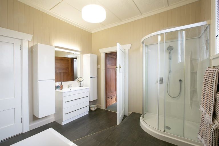 Photo of property in 33 Cameron Street, New Plymouth, 4310