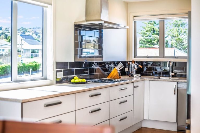 Photo of property in 5 Beach Road, Plimmerton, Porirua, 5026