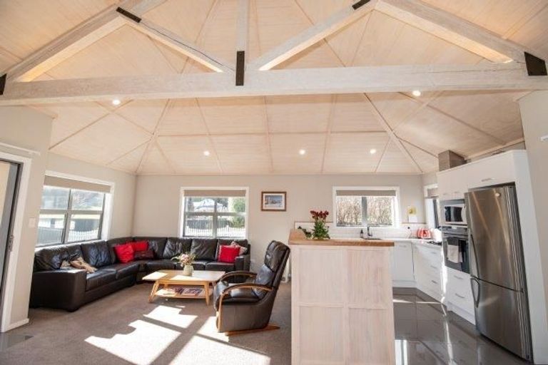 Photo of property in 8b Naylor Street, Clyde, 9330